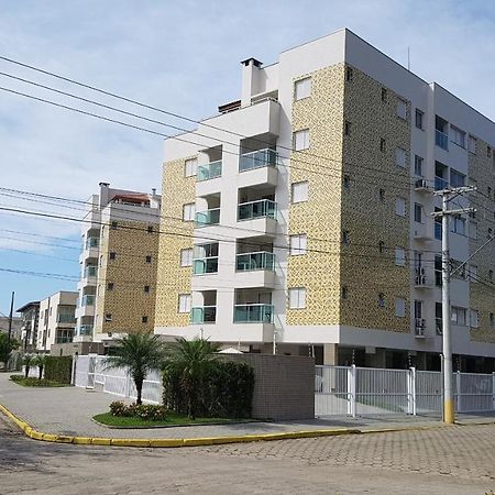 Apartamento Avenida Wilson อูบาตูบา ภายนอก รูปภาพ